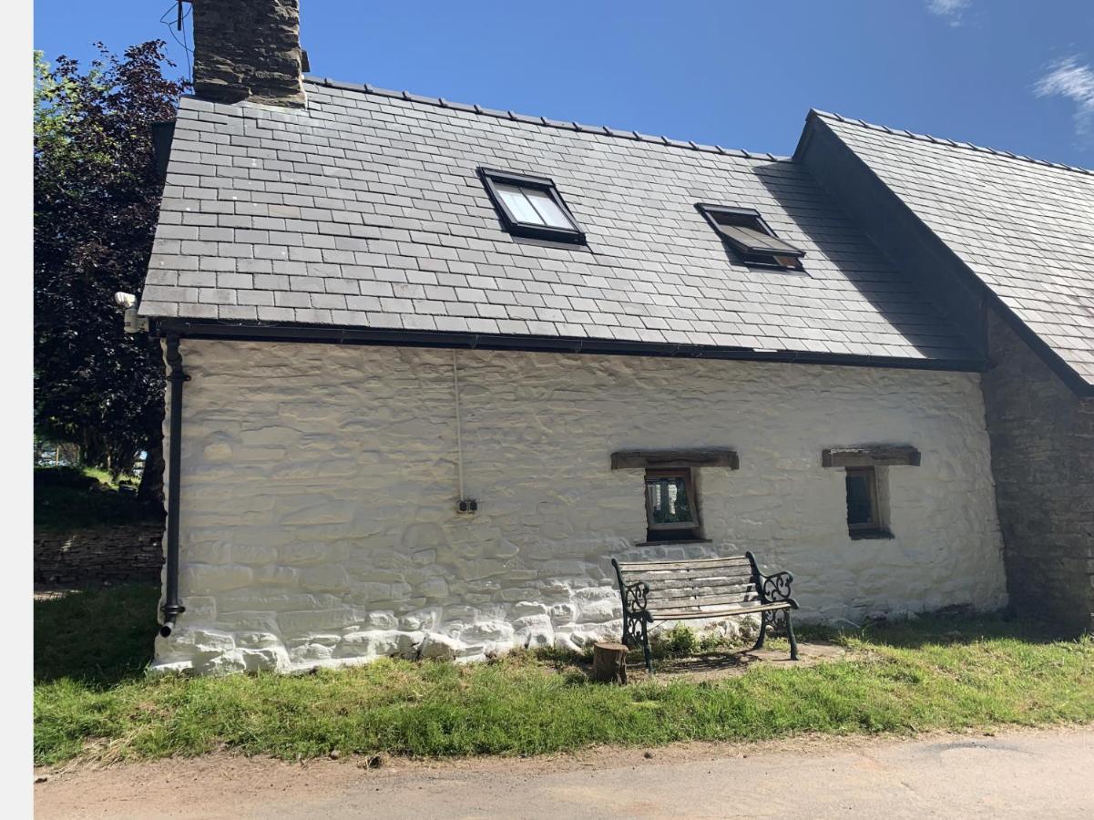 Ty Fferm Hen, Ancient Farmhouse, Coity Bach Talybont-on-Usk المظهر الخارجي الصورة